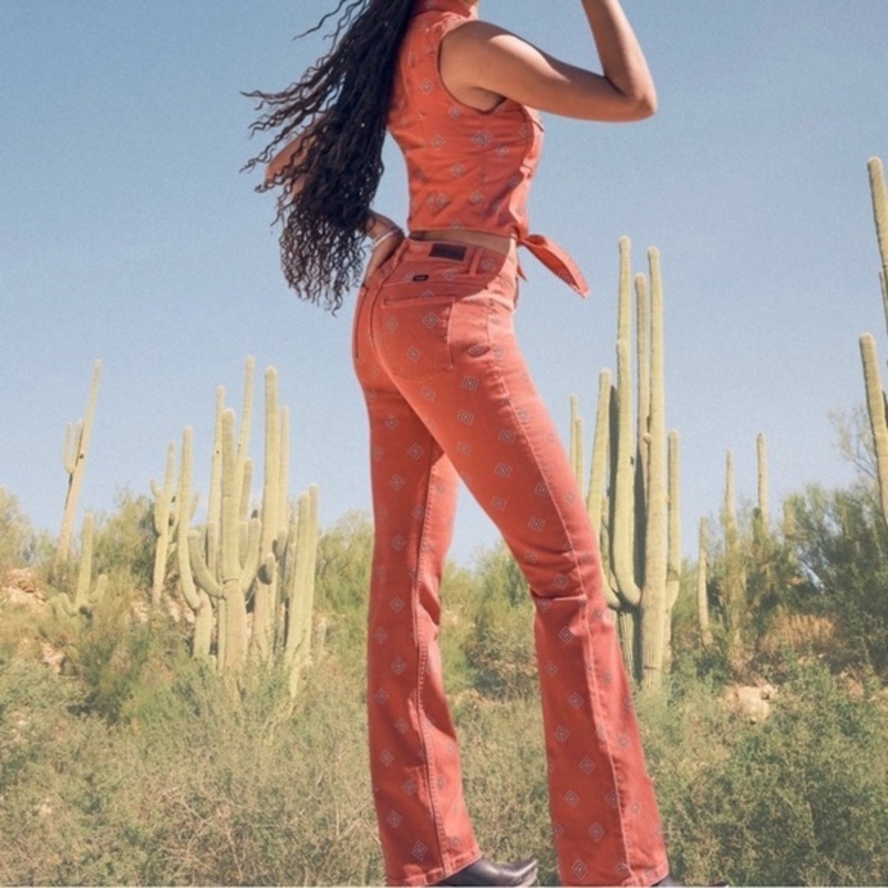 NEW Wrangler High Rise Bootcut Bandana Jean Red Diamond Western Cowgirl Festival - Picture 2 of 13